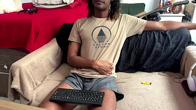 Snapshot of gerson173Hugo chatting on 06-11-26, 01:31 gerson173Hugo online show from 06-11-26, 01:31