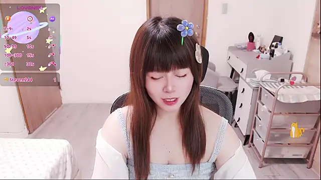 Snapshot of a0513 chatting on 04-30-26, 03:18 a0513 online show from 04-30-26, 03:18