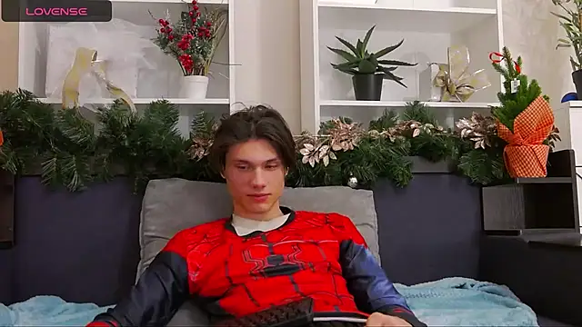 Snapshot of CalvinCay chatting on 12-12-24, 08:21 CalvinCay online show from 12-12-24, 08:21