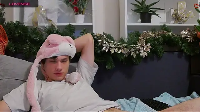 Snapshot of CalvinCay chatting on 12-15-24, 12:07 CalvinCay online show from 12-15-24, 12:07