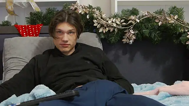 Snapshot of CalvinCay chatting on 12-29-24, 01:13 CalvinCay online show from 12-29-24, 01:13