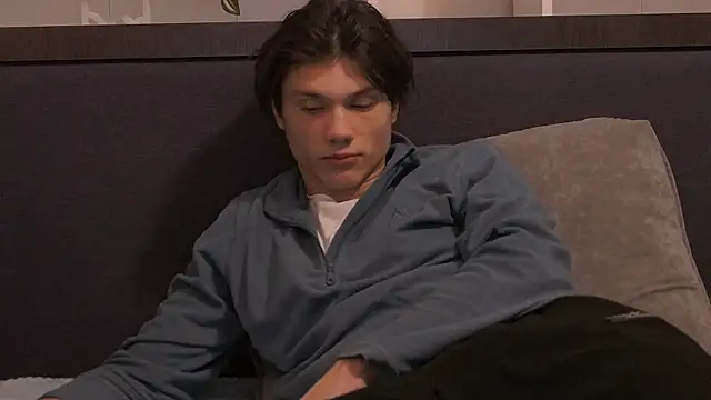 Snapshot of CalvinCay chatting on 01-13-25, 03:45 CalvinCay online show from 01-13-25, 03:45