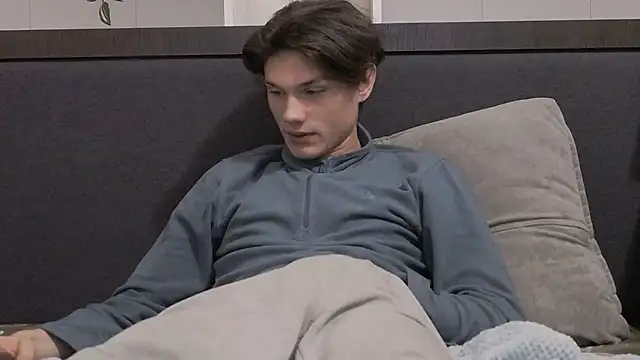 Snapshot of CalvinCay chatting on 01-25-25, 10:50 CalvinCay online show from 01-25-25, 10:50