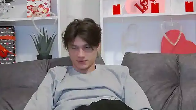 Snapshot of CalvinCay chatting on 02-05-25, 08:04 CalvinCay online show from 02-05-25, 08:04