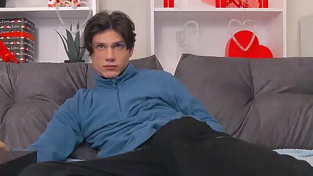 Snapshot of CalvinCay chatting on 02-10-25, 07:49 CalvinCay online show from 02-10-25, 07:49