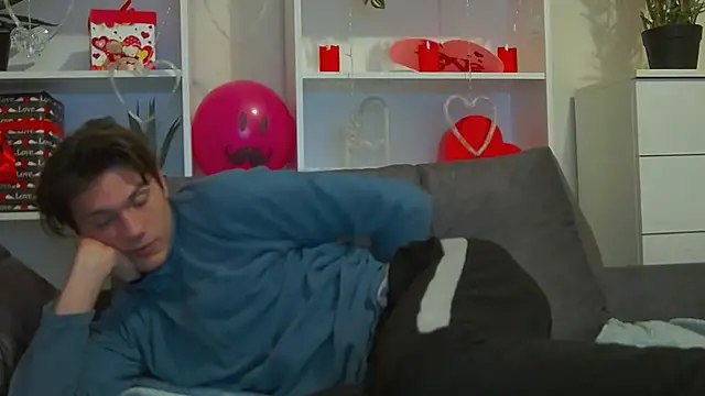 Snapshot of CalvinCay chatting on 02-22-25, 11:13 CalvinCay online show from 02-22-25, 11:13