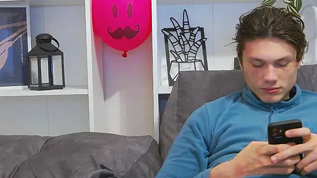 Snapshot of CalvinCay chatting on 02-24-25, 11:41 CalvinCay online show from 02-24-25, 11:41