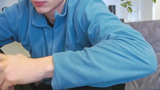 Snapshot of CalvinCay chatting on 02-25-25, 05:52 CalvinCay online show from 02-25-25, 05:52