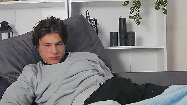 Snapshot of CalvinCay chatting on 02-28-25, 01:05 CalvinCay online show from 02-28-25, 01:05