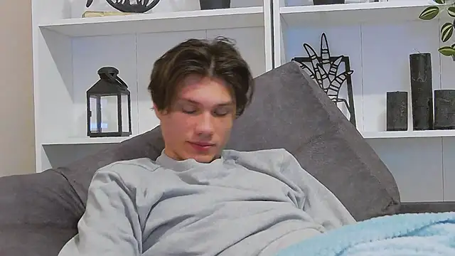 Snapshot of CalvinCay chatting on 03-01-25, 03:43 CalvinCay online show from 03-01-25, 03:43