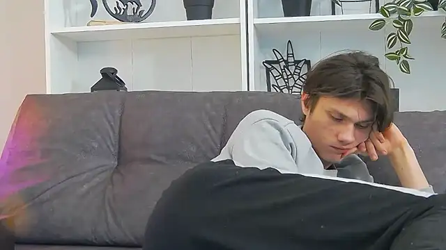 Snapshot of CalvinCay chatting on 03-07-25, 01:42 CalvinCay online show from 03-07-25, 01:42