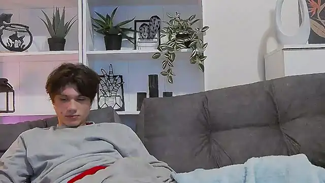 Snapshot of CalvinCay chatting on 03-11-25, 12:33 CalvinCay online show from 03-11-25, 12:33