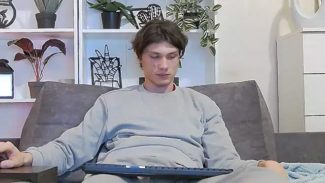 Snapshot of CalvinCay chatting on 03-15-25, 07:27 CalvinCay online show from 03-15-25, 07:27