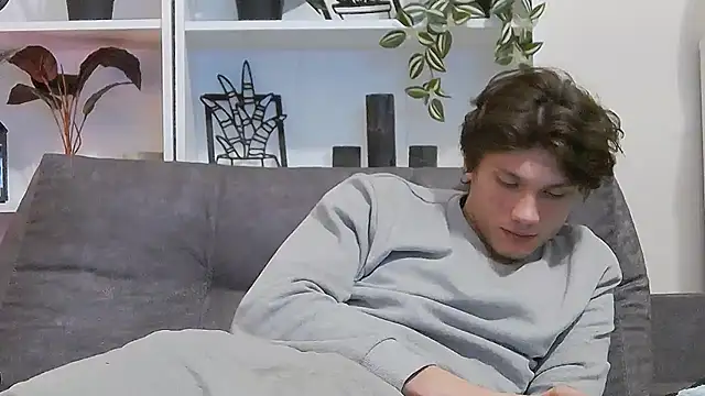 Snapshot of CalvinCay chatting on 03-16-25, 04:20 CalvinCay online show from 03-16-25, 04:20