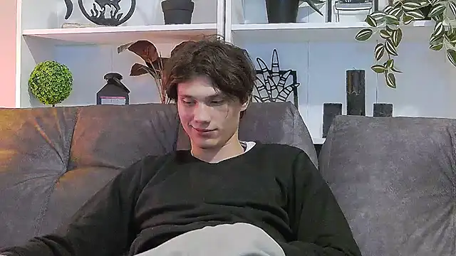 Snapshot of CalvinCay chatting on 03-17-25, 07:26 CalvinCay online show from 03-17-25, 07:26