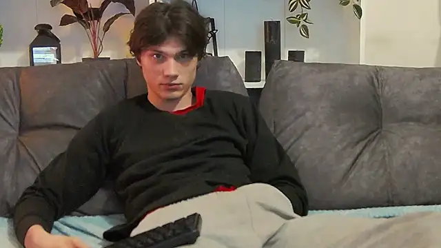 Snapshot of CalvinCay chatting on 03-20-25, 10:18 CalvinCay online show from 03-20-25, 10:18