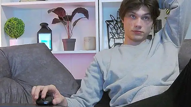 Snapshot of CalvinCay chatting on 03-22-25, 12:49 CalvinCay online show from 03-22-25, 12:49