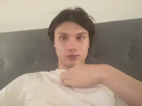 Snapshot of CalvinCay chatting on 09-11-25, 12:00 CalvinCay online show from 09-11-25, 12:00