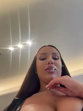 Snapshot of Syka0001 chatting on 07-17-26, 11:28 Syka0001 online show from 07-17-26, 11:28