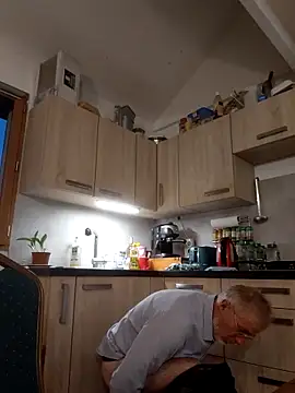 Snapshot of 60philippe chatting on 10-04-25, 05:44 60philippe online show from 10-04-25, 05:44