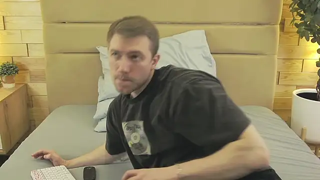 EthanPinkman online show from 03-10-26, 04:28