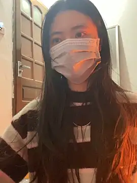 Snapshot of -hanime- chatting on 12-18-24, 07:15 -hanime- online show from 12-18-24, 07:15