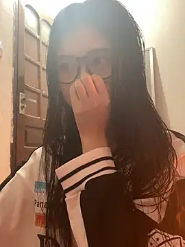 Snapshot of -hanime- chatting on 12-23-24, 09:59 -hanime- online show from 12-23-24, 09:59