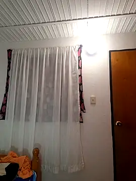Snapshot of littlemelii chatting on 05-15-26, 09:11 littlemelii online show from 05-15-26, 09:11