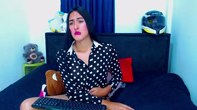 misss estrella online show from 04-16-26, 09:39