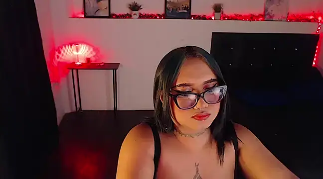 LiaScarlett online show from 12-31-24, 05:33