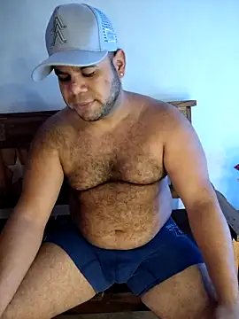 Snapshot of Evert_hairyboy chatting on 10-01-25, 05:41 Evert hairyboy online show from 10-01-25, 05:41