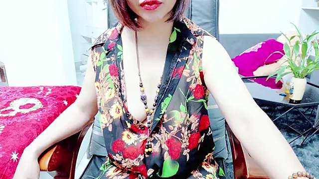 Snapshot of Miu-Le chatting on 06-17-26, 08:17 Miu-Le online show from 06-17-26, 08:17