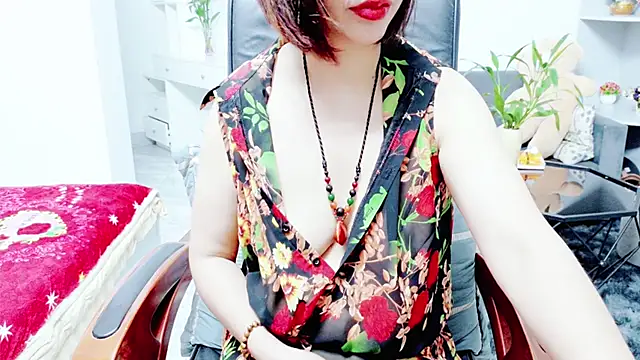 Snapshot of Miu-Le chatting on 06-18-26, 04:55 Miu-Le online show from 06-18-26, 04:55