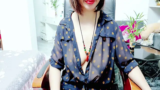 Snapshot of Miu-Le chatting on 06-25-26, 08:24 Miu-Le online show from 06-25-26, 08:24