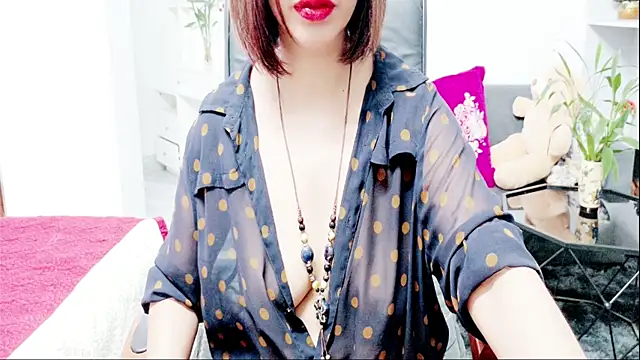 Snapshot of Miu-Le chatting on 07-14-26, 02:05 Miu-Le online show from 07-14-26, 02:05