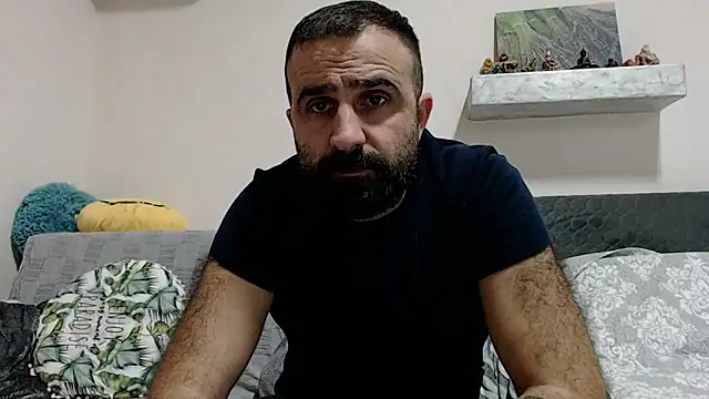 Snapshot of ivat80 chatting on 12-19-24, 06:01 ivat80 online show from 12-19-24, 06:01