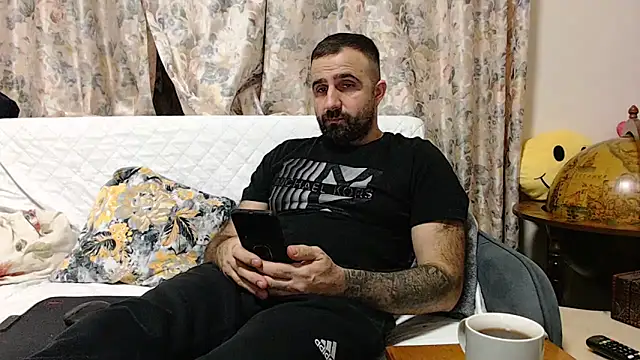 Snapshot of ivat80 chatting on 01-31-25, 07:51 ivat80 online show from 01-31-25, 07:51