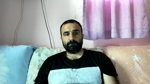 Snapshot of ivat80 chatting on 09-12-25, 05:51 ivat80 online show from 09-12-25, 05:51