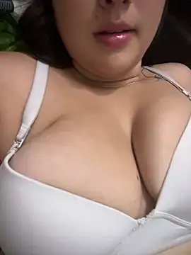 Snapshot of shirazz_najmm chatting on 02-04-25, 02:39 shirazz najmm online show from 02-04-25, 02:39