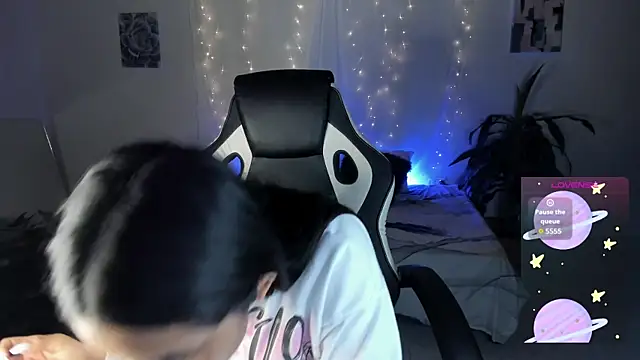 Riana Kean online show from 10-23-25, 02:11