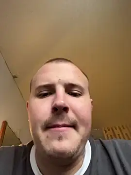 MrMrsRight online show from 10-31-25, 07:09