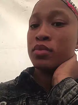 Snapshot of Amazingboodie chatting on 12-13-24, 02:16 Amazingboodie online show from 12-13-24, 02:16