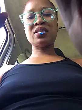 Snapshot of Amazingboodie chatting on 01-25-25, 12:58 Amazingboodie online show from 01-25-25, 12:58