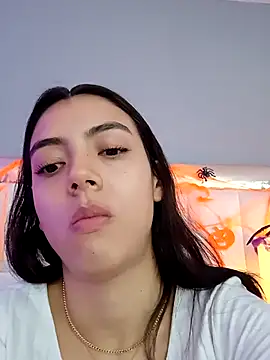 Julie Bennet online show from 10-23-25, 03:50