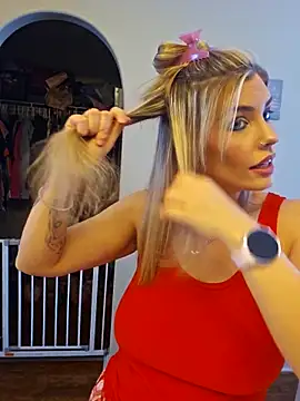 ellieconradxo online show from 12-15-25, 04:44