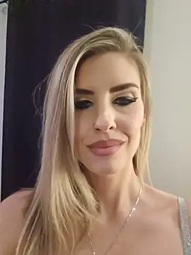 Snapshot of ellieconradxo chatting on 06-17-26, 03:09 ellieconradxo online show from 06-17-26, 03:09