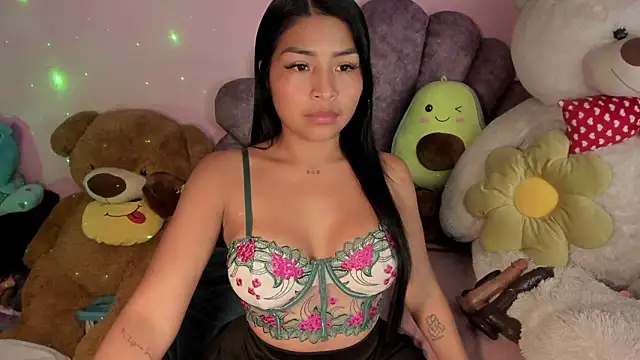 Snapshot of Pocahontascute_33 chatting on 02-07-26, 12:47 Pocahontascute 33 online show from 02-07-26, 12:47