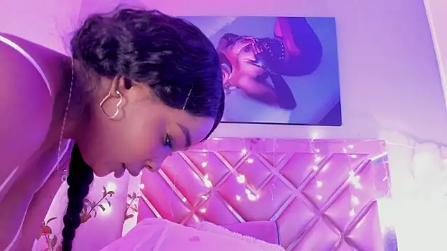 Aliisson Cruz online show from 02-24-25, 07:41