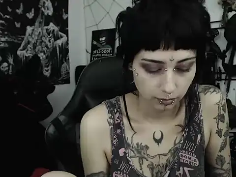 Snapshot of n0sferatus__ chatting on 06-25-26, 02:55 n0sferatus online show from 06-25-26, 02:55