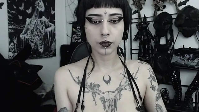 Snapshot of n0sferatus__ chatting on 07-28-26, 04:19 n0sferatus online show from 07-28-26, 04:19
